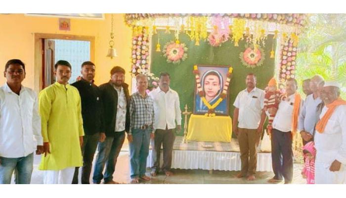 क्रांतीज्योती सावित्रीबाई फुले जयंतीनिमित्त लिंब शेरीत ६१ जणांचे रक्तदान