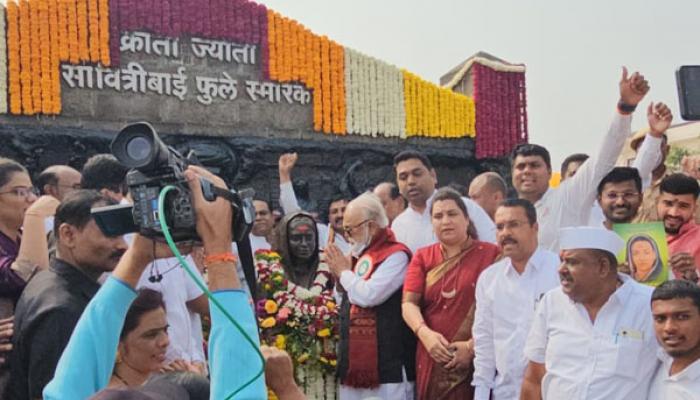 क्रांतिज्योती सावित्रीबाई फुले यांना मंत्री छगन भुजबळ यांनी केले अभिवादन