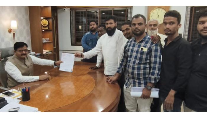 राजमाता जिजाऊ यांचा जन्मदिवस &lsquo;राष्ट्रीय माता दिवस&rsquo; म्हणून साजरा व्हावा; मुस्लिम मावळ्यांची जिल्हा प्रशासनाकडे ऐतिहासिक मागणी