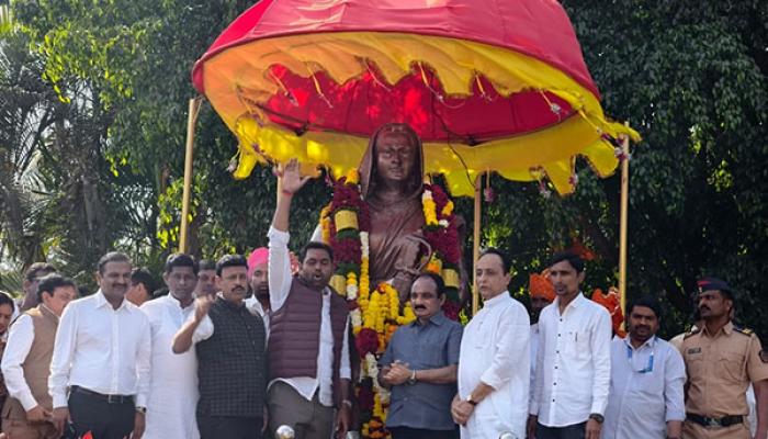 मातृतीर्थ सिंदखेडराजा विकासाचा नवीन आराखडा तयार करणार - पालकमंत्री मकरंद पाटील यांच्याकडून जिजाऊं माँसाहेबांना अभिवादन