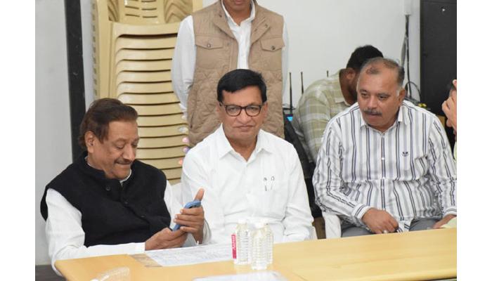 जिल्हा परिषदेच्या रणनीतीवर काँग्रेसची मुंबईत खलबते; उमेदवार निश्चिती व तयारीबाबत चर्चा, निवडणुकीत प्रभावी लढा देण्याचा निर्धार