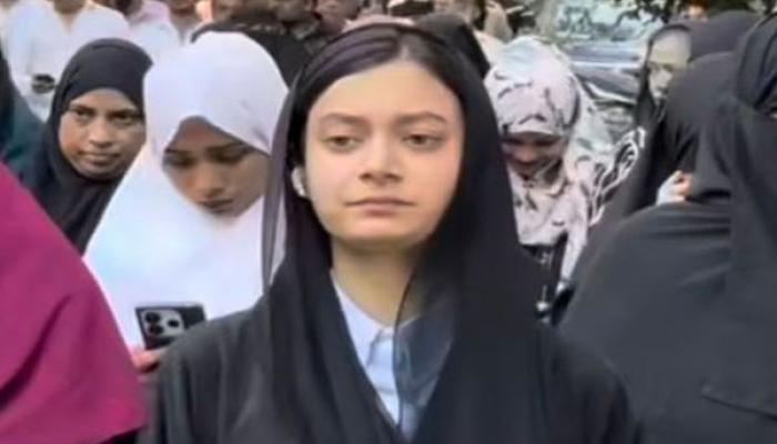 नगरसेवक सहर शेख यांना पोलिसांनी बजावली नोटीस; किरीट सोमय्या यांच्या नेतृत्वाखालील शिष्टमंडळाची पोलिसांकडे लेखी तक्रार