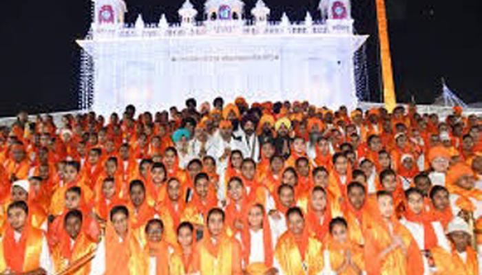 श्री गुरु ग्रंथसाहिबजींच्या दर्शनाने भक्तीचा महासंगम; हिंद-दी-चादर समागमात श्री गुरु ग्रंथसाहिबजींच्या दर्शनासाठी भाविकांची महासागरासारखी गर्दी