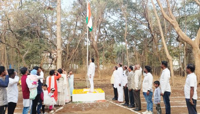 साताऱ्याच्या ऐतिहासिक 'सेंट थॉमस चर्च'मध्ये प्रजासत्ताक दिन उत्साहात; उपनगराध्यक्ष ॲड. दत्ता बनकर यांच्या हस्ते ध्वजारोहण
