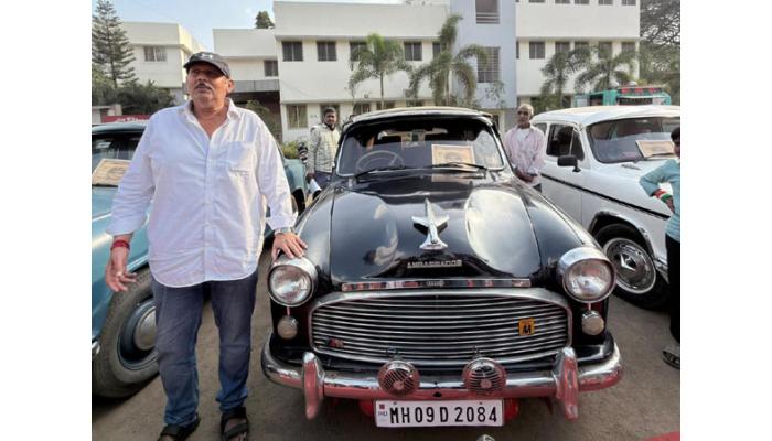 विंटेज कार प्रदर्शनाला खासदार उदयनराजे यांची भेट; कार रॅलीला सातारकरांचा उत्स्फूर्त प्रतिसाद