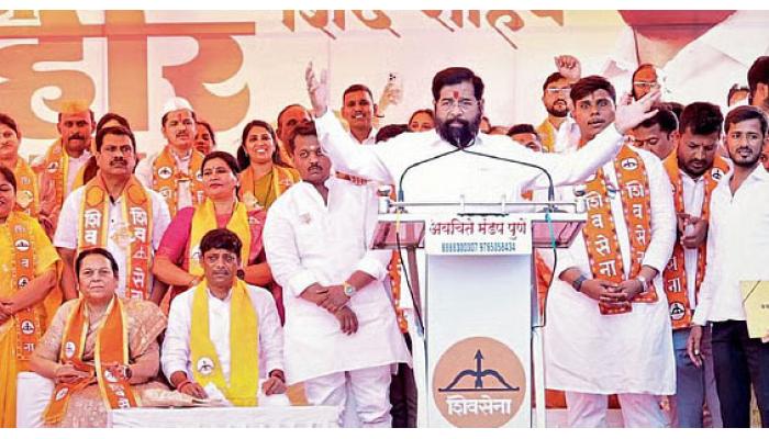 जिल्हा परिषद निवडणुकांच्या प्रचारासाठी उपमुख्यमंत्री एकनाथ शिंदे यांनी कंबर कसली; साताऱ्यातून शुभारंभ; उद्धव ठाकरे व महाविकास आघाडीवर जोरदार टीका