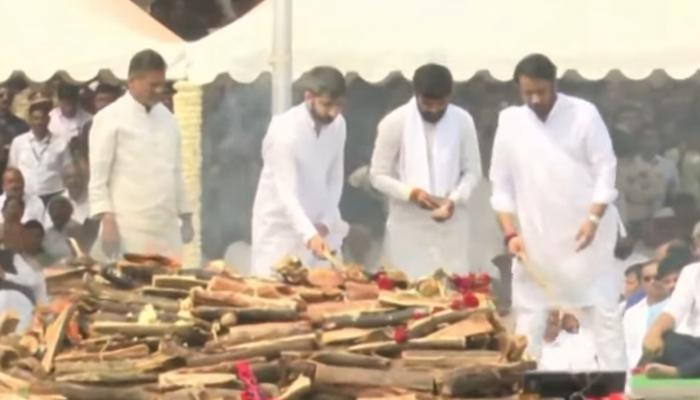 कामाचा माणूस अनंतात विलीन; साश्रू नयनांनी 'दादां'ना अखेरचा निरोप