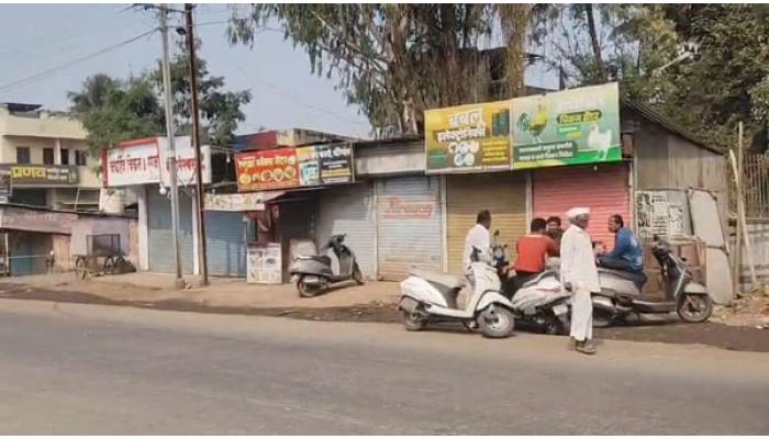 अजितदादा पवार यांना श्रद्धांजली अर्पण करण्यासाठी कोरेगाव १०० टक्के बंद; संपूर्ण शहरात शोककळा