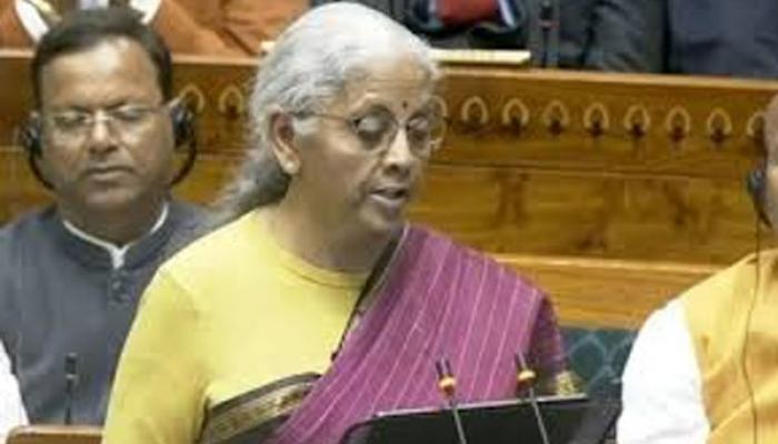 केंद्रीय अर्थसंकल्प सादर; उत्तर प्रदेशसाठी मोठ्या घोषणा; बाकी सब जैसे थे ; आयकरात सूट नाही; पिकांच्या एमएसपीबाबत मोठ्या घोषणा नाही