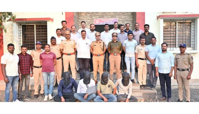 अनैतिक संबंधाच्या संशयातून खून करुन पेटवले; चौघांना अटक ; स्थानिक गुन्हे शाखा, लोणंद पोलिसांची कारवाई