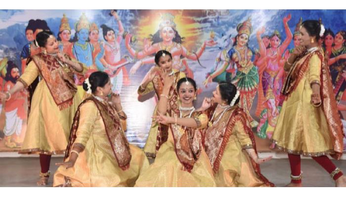 नटराज मंदिर ट्रस्ट आयोजित महाशिवरात्री संगीत महोत्सवातील अर्पित नृत्यालयाच्या बहारदार कथ्थकने सातारकर मंत्रमुग्ध