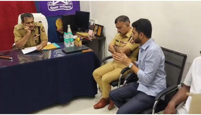 कोरेगावचे पोलीस निरीक्षक बल्लाळ यांच्याविरोधात राष्ट्रवादी काँग्रेस शरदचंद्र पवार पक्ष आक्रमक; विशेष पोलीस महानिरीक्षकांसमोर वाचला तक्रारींचा पाढा