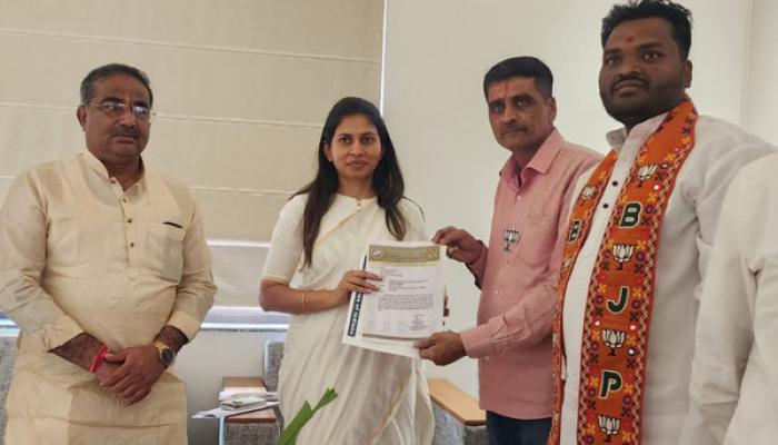 विटी दांडू खेळाचा समावेश शालेय खेळ स्पर्धेत व्हावा; केंद्रीय क्रीडा राज्यमंत्री श्रीमती रक्षा खडसे यांच्याकडे विटीदांडू गिल्लीडंडा असोसिएशनची मागणी