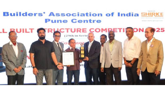 कंग्राळकर असोसिएटसच्या लँडमार्क टॉवर्सला &ldquo;वेल बिल्ट स्ट्रक्चर&rdquo; पुरस्कार प्रदान; संपूर्ण टीमचे साताऱ्यातील विविध क्षेत्रातील मान्यवरांकडून अभिनंदन