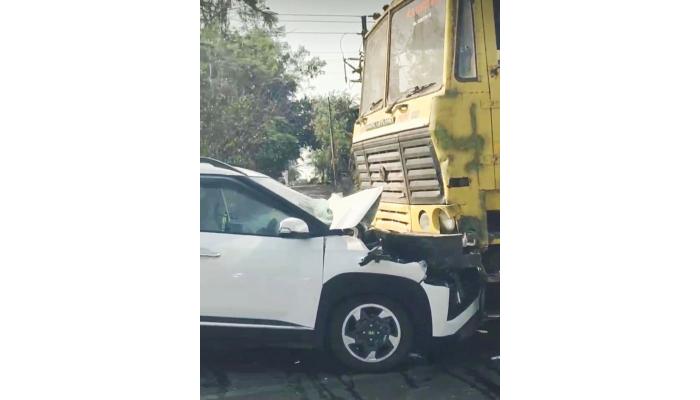 जरंडेश्वर नाका येथे तिहेरी अपघात; एक जखमी, जरंडेश्वर नाका परिसर अपघाताचा &lsquo;ब्लॅक स्पॉट&rsquo;