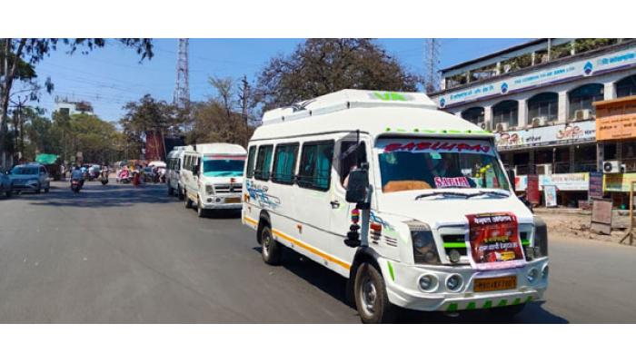 वाहतूकदारांचा साताऱ्यात बेमुदत संप; इ चलनाच्या विरोधात आवाज, साताऱ्यात वाहनांच्या रॅलीद्वारे निषेध