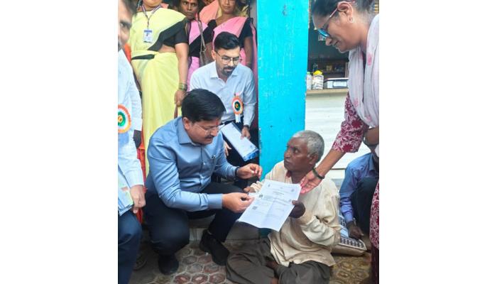 लोकांच्या समस्या जागेवर सोडवण्यासाठी शासन कटीबद्ध - जिल्हाधिकारी संतोष पाटील; तळमावले येथे 'महाराजस्व अभियान' समाधान शिबिर उत्साहात