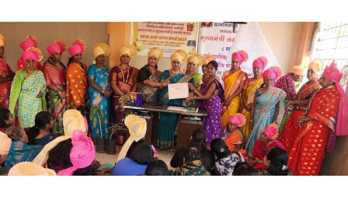 बोबडेवाडीत जागतिक महिला दिनानिमित्त एकल महिलांचा सत्कार; मिळकत कर भरणाऱ्यांचा बक्षीस देऊन गौरव