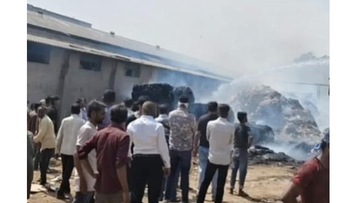 बोरगाव येथील के पॉवर अँड पेपर लिमिटेड पेपर मिलला आग; कोट्यवधींचे नुकसान, नेमके कारण अद्याप स्पष्ट नाही