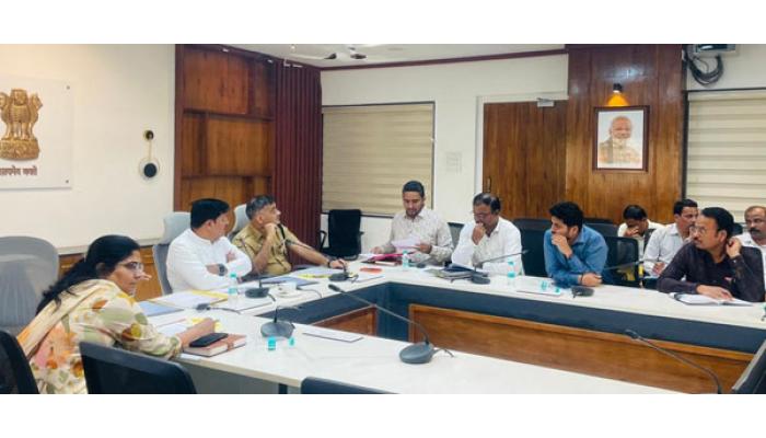 जिल्ह्यात पेट्रोल, डिझेल, तसेच एल.पी.जी. घरगुती गॅस सिलेंडरचा पुरेसा साठा उपलब्ध - जिल्हाधिकारी संतोष पाटील, घरगुती गॅसच्या अनधिकृत वापराला पायबंद घालण्यासाठी धडक मोहीम