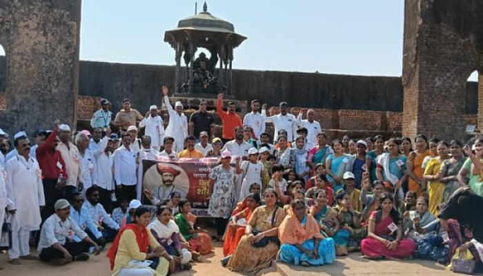 किल्ले रायगडावर शौर्य-अभिमान दिवस उत्साहात; समशेरबहाद्दर राजर्षी खंडेराव बर्गे यांच्या पराक्रमास अभिवादन