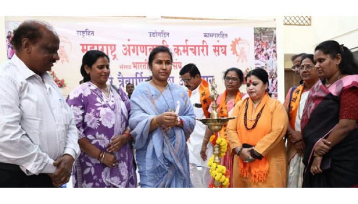 विकसित भारतच्या उभारणीत अंगणवाडी सेविकांचे योगदान मोलाचे - महिला व बाल विकास राज्यमंत्री मेघना बोर्डीकर; शासन त्यांच्या पाठीशी खंबीरपणे उभे