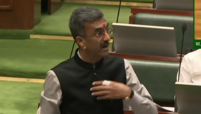 साताऱ्यातील राजकीय रणकंदनाचे लोन विधिमंडळात