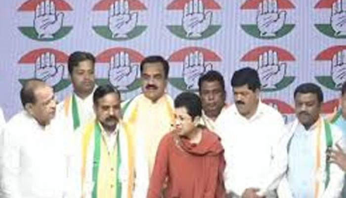 उत्तराखंड विधानसभा निवडणुकीपूर्वी भाजपला हादरा; ३ माजी आमदारांसह ६ बडे नेते काँग्रेसमध्ये; पक्षांतरामुळे राजकीय वातावरण तापले