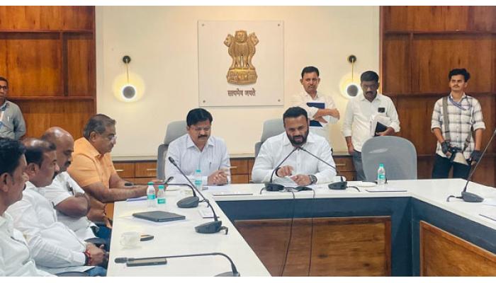 सातारा-लातूर व सातारा-पंढरपूर महामार्गाची अर्धवट कामे प्राधान्याने पूर्ण करा - ग्रामविकास व पंचायतराज मंत्री जयकुमार गोरे