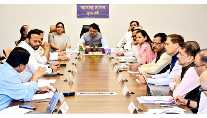 क्रांतिसूर्य महात्मा जोतिराव फुले यांच्या द्विशताब्दी जयंती वर्षानिमित्त विविध कार्यक्रम वर्षभर आयोजित करण्याचे मुख्यमंत्री देवेंद्र फडणवीस यांचे निर्देश