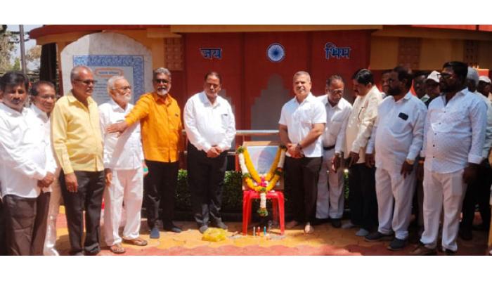 महात्मा फुले जयंतीनिमित्त साताऱ्यात विचारांचा जागर; नगरपालिकेच्या वतीने अभिवादन; समता व शिक्षणाचा संदेश अधोरेखित