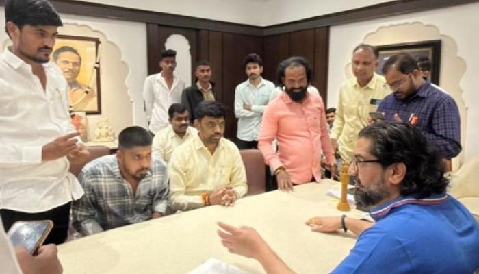 पुणे जिल्ह्यातील राजगुरुनगर (खेड) येथील शासकीय जागेवरील दर्गा हटवा; ना. शिवेंद्रसिंहराजे भोसले यांच्यासह प्रशासनाकडे निवेदनाद्वारे मागणी