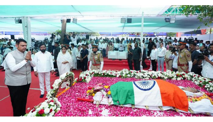 सूरसम्राज्ञी आशा भोसले अनंतात विलीन; शासकीय इतमामात अंत्यसंस्कार