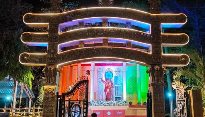 साताऱ्यात आंबेडकर जयंतीचा जल्लोष; डॉ. आंबेडकर यांच्या पुतळा परिसराला आकर्षक विद्युत रोषणाई