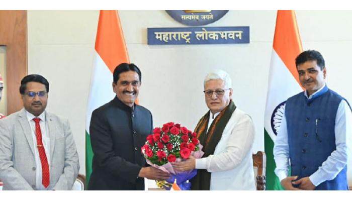 कर्मवीर भाऊराव पाटील विद्यापीठाच्या पदाधिकाऱ्यांची राज्यपालांसोबत बैठक; विद्यापीठांच्या गुणवत्तावाढ, राष्ट्रीय स्तरावरील मानांकन सुधारण्याबाबत मार्गदर्शन