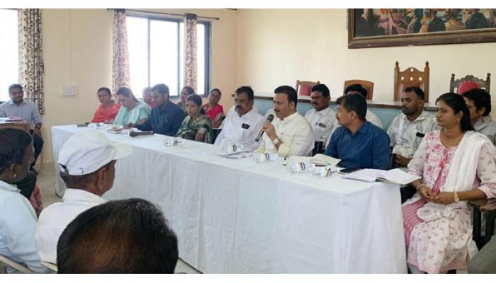 पाणीटंचाई टाळण्यासाठी तातडीने उपाययोजना करा : आमदार शशिकांत शिंदे यांचे निर्देश, कोरेगाव पंचायत समिती सभागृहात बैठक