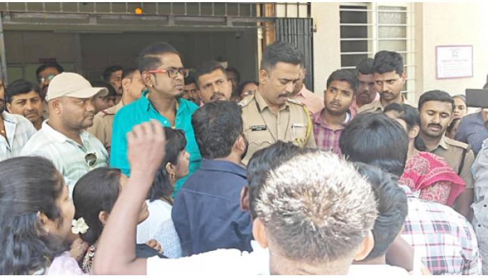 महापुरुषांच्या पोस्टवर आक्षेपार्ह कमेंटमुळे साताऱ्यात आंबेडकर अनुयायी आक्रमक; शाहूपुरी पोलीस ठाण्यात गुन्हा दाखल