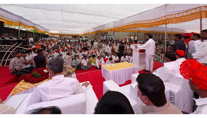 सर्वसामान्य जनतेच्या जीवनात सोन्याचे दिवस आणण्यासाठी सत्तेचा वापर - उपमुख्यमंत्री एकनाथ शिंदे ; अंगापूर वंदन येथे नागरी सत्कार