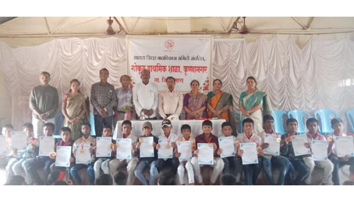 गोकूळ प्राथमिक शाळेत इयत्ता सातवीचा निरोप समारंभ उत्साहात