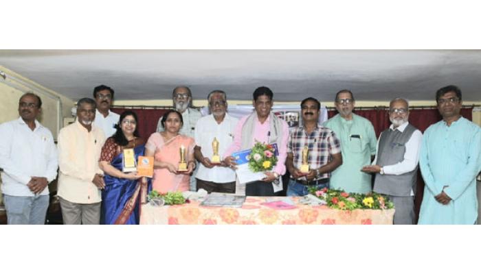 लेखकांनी स्वातंत्र्याचे भान जोपासावे - किशोर बेडकिहाळ; संबोधी प्रतिष्ठानचा बोरगावकर स्मृती साहित्य पुरस्कार सोहळा उत्साहात