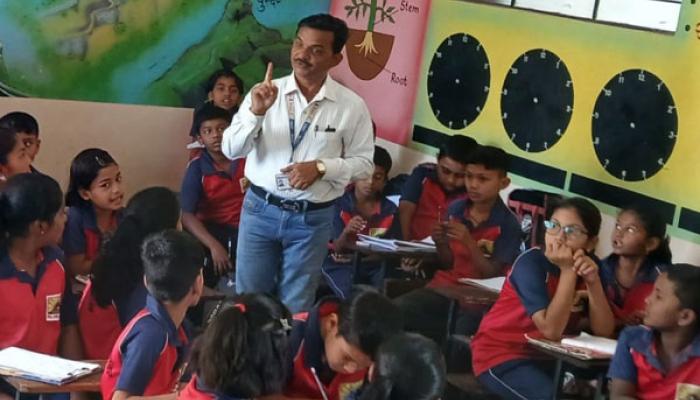 मराठी भाषा मातृवत प्रेमाचा अखंड झरा : यशेंद्र क्षीरसागर; औंध येथील भवानी बाल विद्यामंदिरामध्ये बालकांशी संवाद