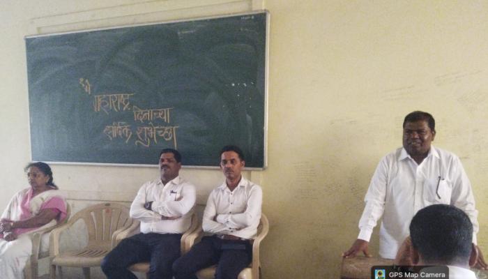 कला व वाणिज्य महाविद्यालय सातारा येथे महाराष्ट्र दिन व कामगार दिन उत्साहात साजरा