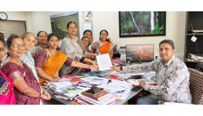 नसरापूर प्रकरणाने सातार्&zwj;यात संतापाची लाट; आरोपीस कठोर शिक्षेसाठी राष्ट्रवादी कॉंग्रेस पक्ष (शरदचंद्र पवार गट) महिला आघाडीचे निवेदन