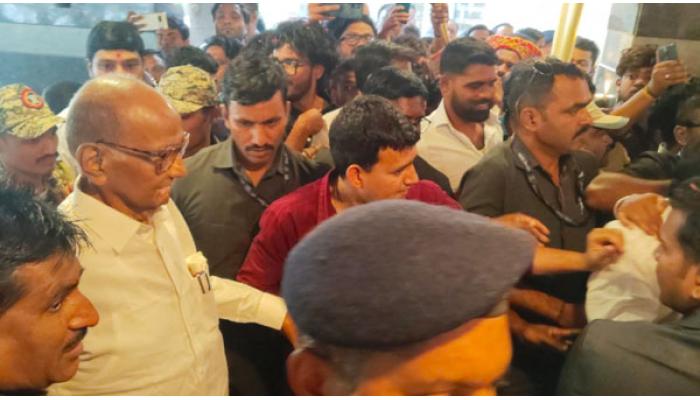 तुतारीच्या गजरात सातारा दणाणला; शरद पवारांच्या एंट्रीने राष्ट्रवादी कार्यकर्त्यांमध्ये नवसंजीवनी; विश्रामगृहावर राजकीय, संघटनात्मक खलबतांना वेग