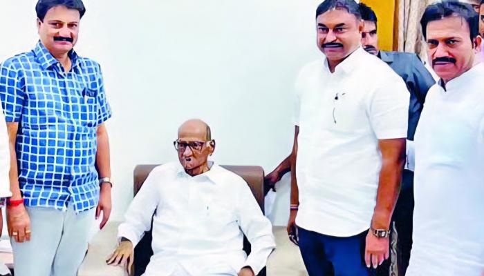 शरद पवार यांच्या सातारा दौऱ्यात राष्ट्रवादीच्या दोन्ही गटांमधील ऐक्याचे दर्शन
