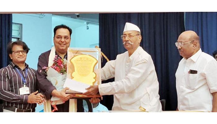 सामाजिक परिवर्तनासाठी संघर्षाची मशाल कायम पेटती ठेवू - राजू परुळेकर; सातार्&zwj;यात भटके-विमुक्त संस्थेच्या सन्मान सोहळ्यात विचारवंतांचा निर्धार