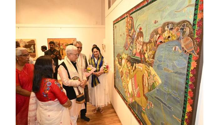राज्यपालांच्या हस्ते तापती भौमिक मजूमदार यांच्या चित्र प्रदर्शनाचे मुंबईत उद्घाटन