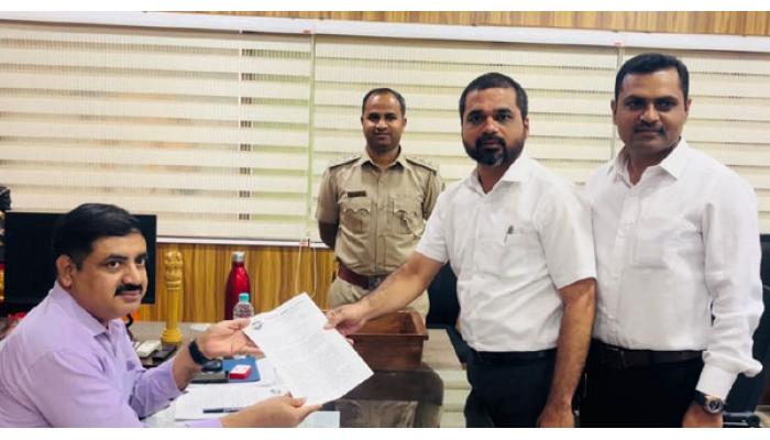 सातारा-लोणंद रस्त्यावरील वृक्षतोडीप्रकरणी ठेकेदारावर कारवाईची मागणी; ॲड. वैभव मोरे यांचे जिल्हा उपवनसंरक्षक सातपुते यांना निवेदन