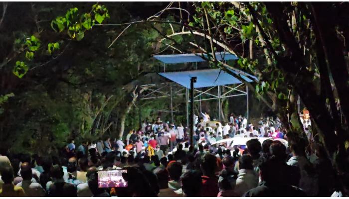 आंबेनळी दुर्घटनेतील आठ तरुणांना अश्रुपूर्ण निरोप