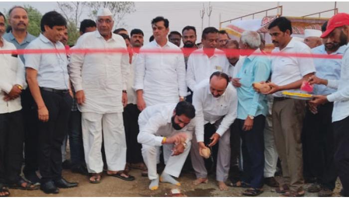 प्रत्येक गावाने सौर ऊर्जा निर्मितीकडे पुढाकार घ्यावा - आ. महेश शिंदे, चंचळी येथे ८ मेगावॅट सौर ऊर्जा प्रकल्पाचे लोकार्पण